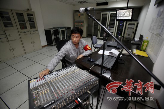 1447061834120729.jpg 探秘大雁塔喷泉“演奏者”.jpg